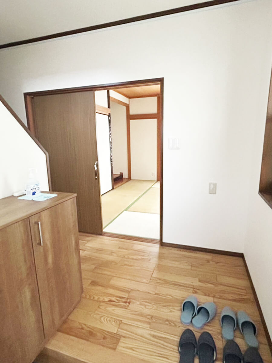レホナ姫路東辻井Ⅱ号館の玄関