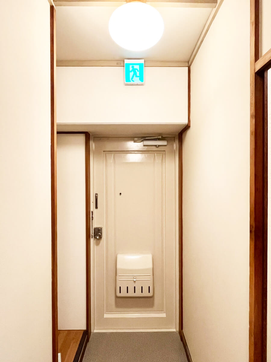 レホナ神戸の玄関
