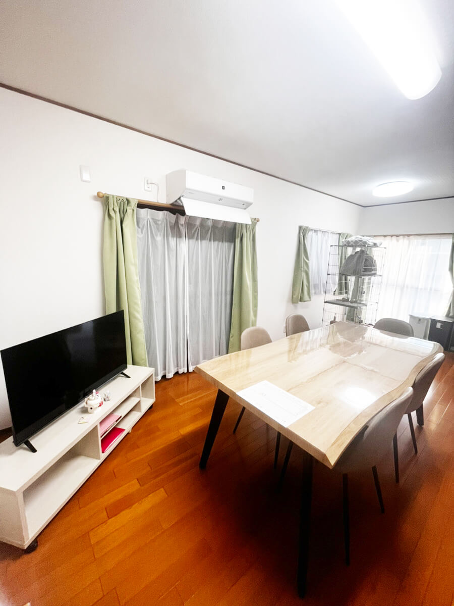 レホナ姫路継のリビング（食堂）