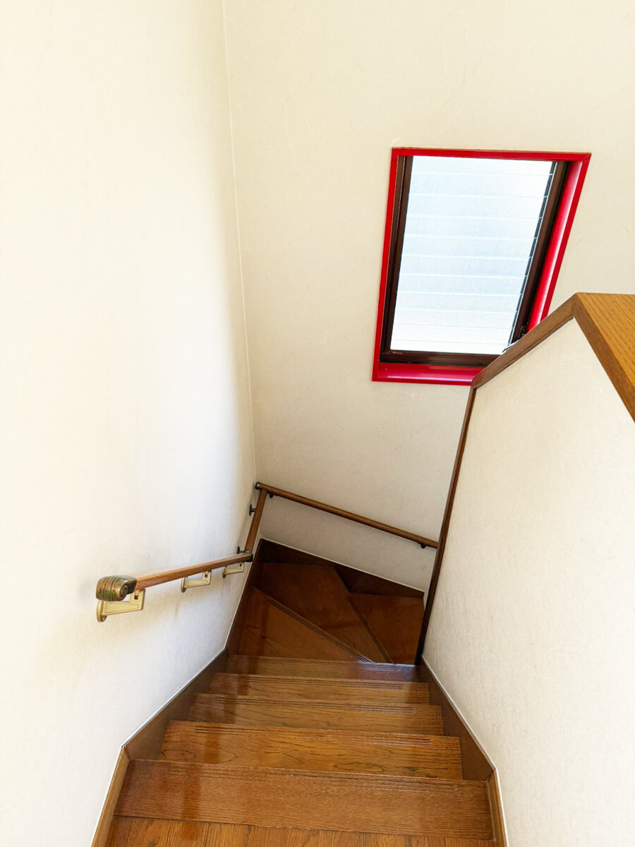 レホナ加古川養田の階段